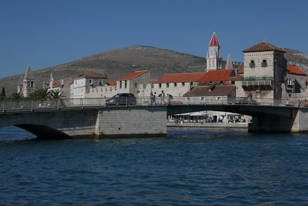 Apartment Meri Trogir Kroatien