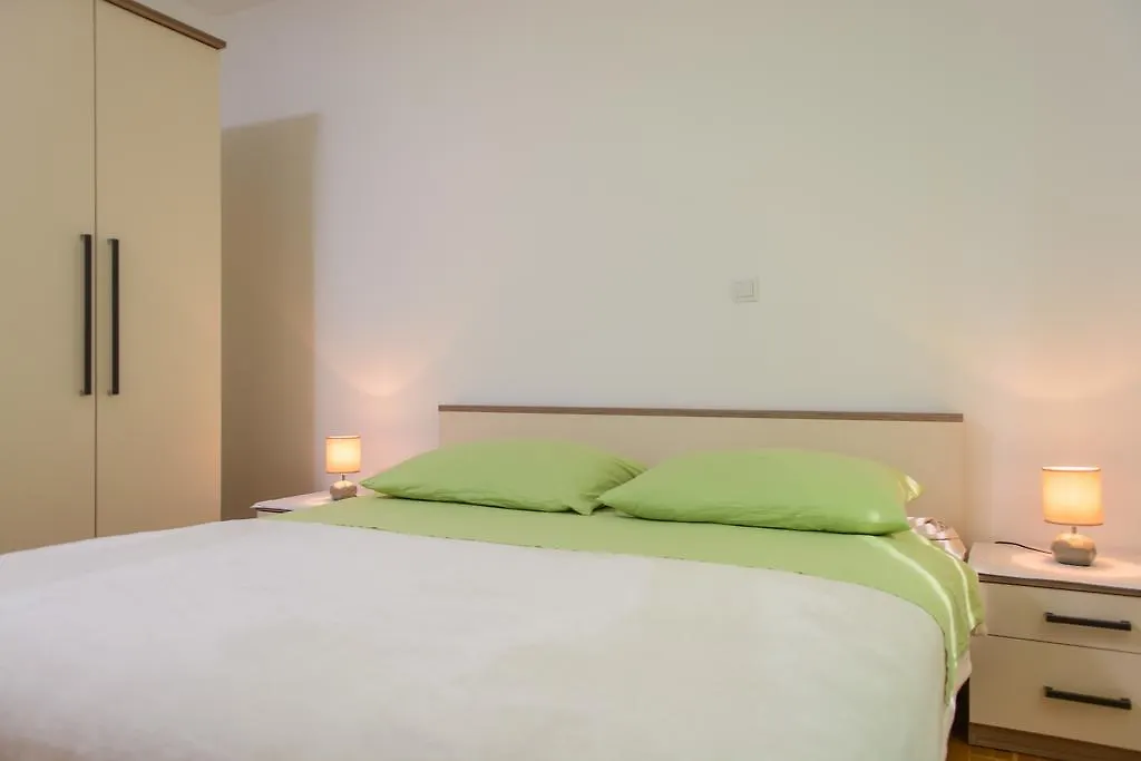 Apartment Meri Trogir 0*,  Kroatien